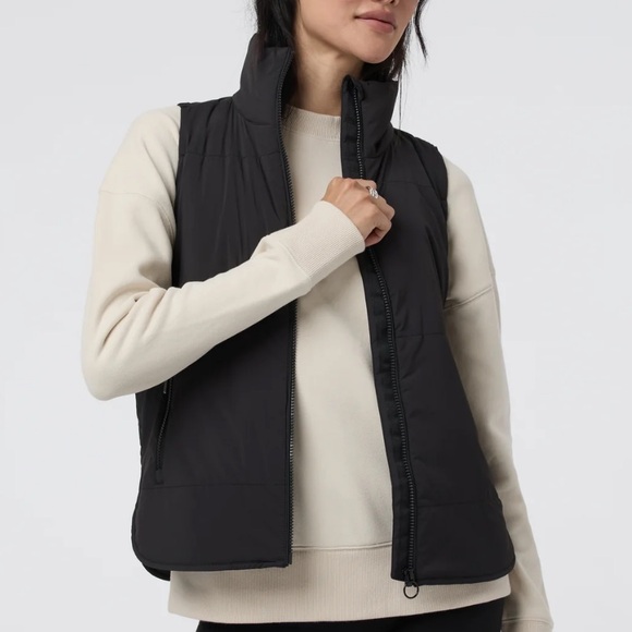 Vuori Canyon Insulated Vest in Black - Picture 2 of 7